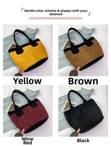 Four-color matte vintage tote bags with feline-inspired patchwork handle detail