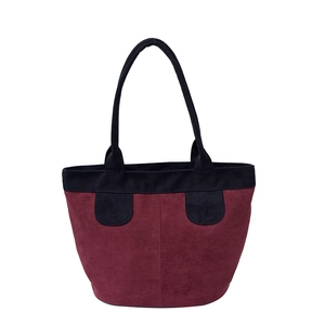 Borsa tote minimalista capiente in finta pelle scamosciata bordeaux e nero a contrasto