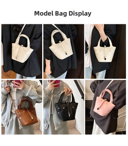 Sac seau en cuir grainé porté par des modèles en crème, marron, rose et noir