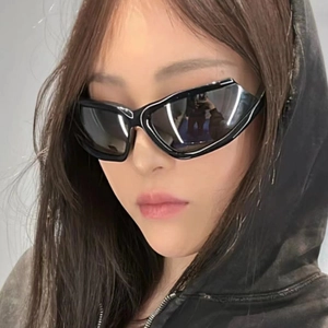 Futuristic Cat Eye Sunglasses PC Frame UV400 Protection Outdoor Sports Y2K Fashion Wrap Around Shield Eyewear Unisex