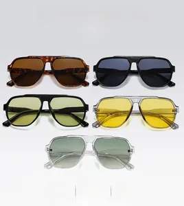 Collection de lunettes de soleil aviateur carrées avec montures écaille, noir et gris