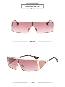Vue détaillée de lunettes de soleil rectangulaires en métal doré avec verres dégradés rouges
