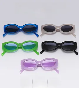 Vue détaillée de lunettes de soleil ovales rétro en cinq couleurs gelée tendance et chic