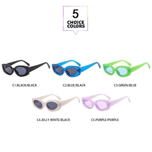 Vue à plat de petites lunettes de soleil ovales en cinq couleurs gelées pour le style