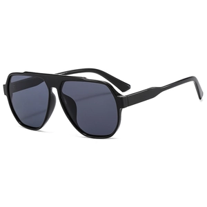 Classic black pilot style large frame sunglasses with UV protection for men and women