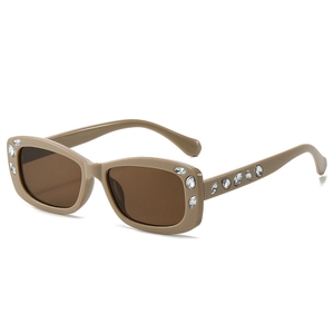 Lunettes de soleil carrées strass kaki avec verres bruns et détails vintage cristal