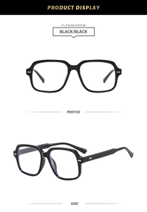 Vue détaillée de lunettes carrées noires avec rivets argentés classiques