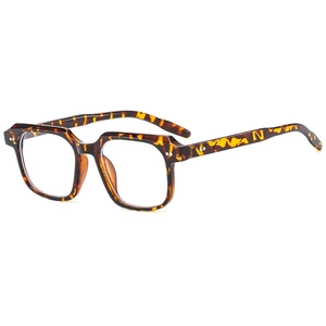 Lunettes de soleil rétro en écaille de tortue avec monture carrée et détails argentés