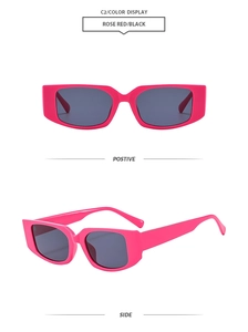 Vue détaillée de lunettes de soleil carrées rouge rose avec verres gris foncé
