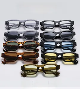 Assortiment de lunettes de soleil vintage à monture carrée épaisse en plusieurs coloris