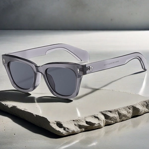 Vintage Square Sunglasses With Metal Rivet UV400 Protection PC Frame AC Lens Fashion Eyewear For Men Women