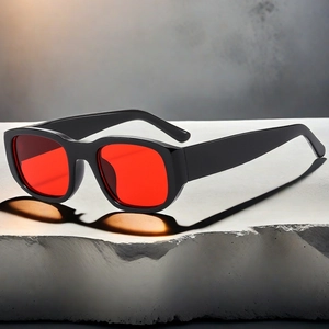 Occhiali Da Sole Rettangolari Retrò Donna Uomo Montatura PC Lente AC Protezione UV400 Moda Streetwear Occhiali Quadrati