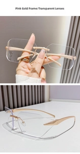 Détail de lunettes rectangulaires sans monture en or rose avec des verres transparents