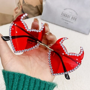 Devil Horn Heart Shaped Rhinestone Rimless Sunglasses Fashion Y2K Flame Metal Frame Sun Glasses For Party Festival