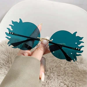 Lunettes de soleil sans monture en forme de flamme bleue avec pont en métal doré créatif