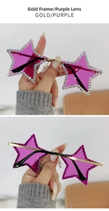 Gros plan de lunettes de soleil étoile dorées avec verres violets et strass brillants
