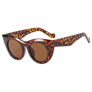 Retro cat eye sunglasses with brown tortoise frame and tinted lenses for women