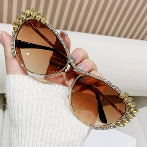 Women Cat Eye Sunglasses Metal Frame Rhinestone Luxury Fashion UV400 Gradient Lens Ins Style Party Eyewear