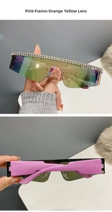 Détails des lunettes de soleil rose avec strass, verres dégradés orange et cristaux brillants