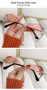 Détails de lunettes sans monture avec dégradé rose, cadre doré et strass brillants