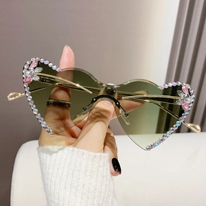 Fashion heart shaped rimless sunglasses with gradient lenses and sparkling diamond trim