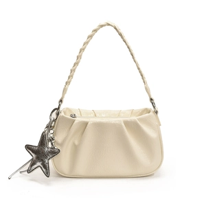 Elegante borsa a tracolla plissettata bianco panna con manico intrecciato e ciondolo a stella
