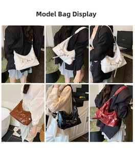 Vues détaillées du sac à bandoulière en cuir verni brillant en blanc, marron, noir et rouge