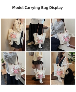 Foto lifestyle di una borsa tote in tela con una simpatica decorazione a forma di coniglio 3D