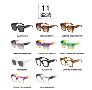 Collection de onze lunettes de soleil carrées élégantes en divers coloris variés