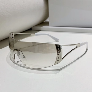 Lunettes de soleil sport Y2K sans monture avec verres dégradés et charnières en métal à strass