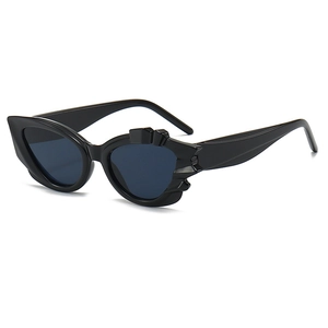 Mode Katzenaugen-Sonnenbrille mit strukturiertem Rahmen und schwarzen Gläsern