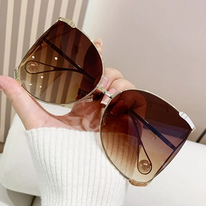 Oversized Women Sunglasses Metal Frame Artificial Pearl Accent Fashion Y2K Style Luxury Eyewear UV400 Protection For Travel Party