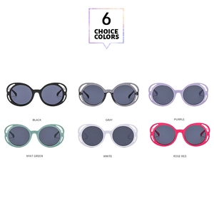 Vue détaillée de six lunettes de soleil rondes colorées avec design de monture ajourée