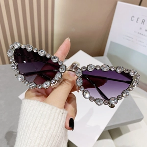 Chic cat eye butterfly sunglasses with luxury crystal rhinestones and purple gradient lenses