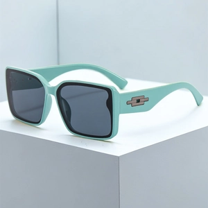 Occhiali Da Sole Quadrati Oversize Moda Protezione UV400 Montatura PC Lenti AC Decoro Metallo Moderni Retrò Per Donne Uomini