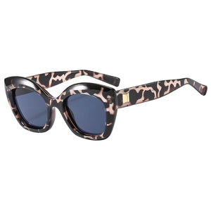 Fashion cat-eye tortoiseshell sunglasses with leopard pattern and gold metal accent