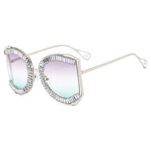 Luxuriöse quadratische Metall-Sonnenbrille mit Kristallbesatz und Verlaufsgläsern
