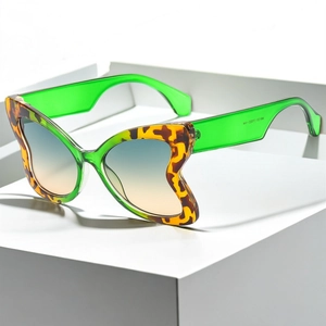 Fashion Butterfly Sunglasses Women Oversized PC Frame UV400 Gradient Lens Leopard Print Vintage Eyewear Trendy
