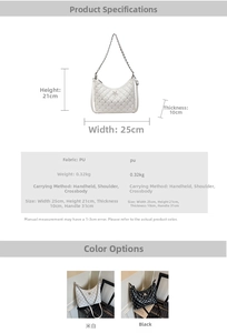 Sac bandoulière matelassé avec logo étoile en métal, mesurant 25 cm de largeur