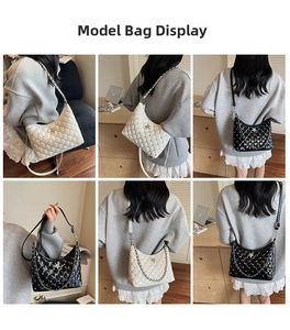Détails du sac matelassé à chaîne avec logo étoile en métal et options de porté croisé