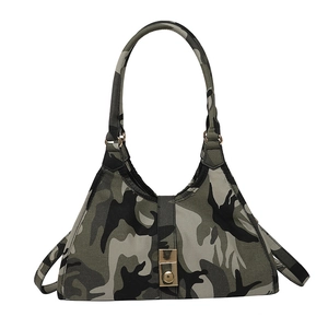 Vintage camouflage shoulder bag with large capacity and golden metallic lock for women