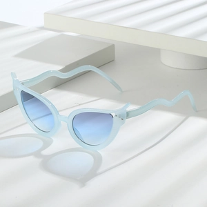 Lunettes De Soleil Œil De Chat À Branches Ondulées Protection UV400 Monture PC Tendances Pour Femmes Et Hommes