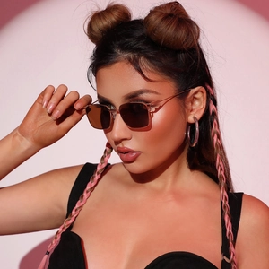 Sonnenbrille Mode Metall Quadratischer Rahmen UV400 Schutz Outdoor Reisen Retro Stil Für Herren Damen Kleiner Rahmen
