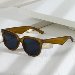 Lunettes De Soleil Carrées À La Mode Monture PC Protection UV400 Lunettes De Luxe Tendance Pour Femmes Et Hommes
