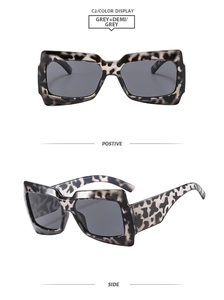 Vues détaillées des lunettes de soleil carrées gris écaillé avec verres teintés gris