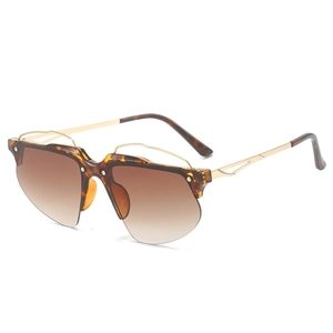Lunettes de soleil demi-monture Y2K écaille avec détails en métal doré et verres dégradés