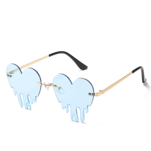 Lunettes de soleil cœur sans monture avec verres bleus effet goutte et monture dorée