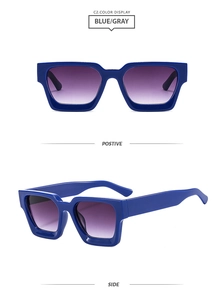 Vorder- und Seitenansicht der stilvollen quadratischen Sonnenbrille mit blauem Glanzrahmen