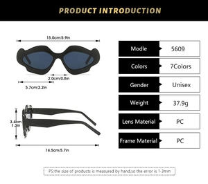 Detailed specs of Y2K wavy frame sunglasses showing 150mm width and PC material
