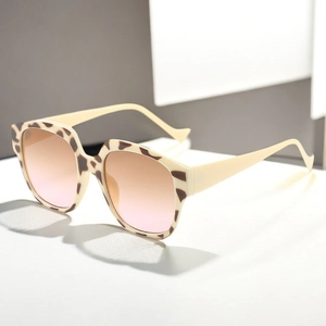 Retro Oversized Square Sunglasses UV400 Protection PC Frame Geometric Gradient Lens Fashion Chic Eyewear For Women